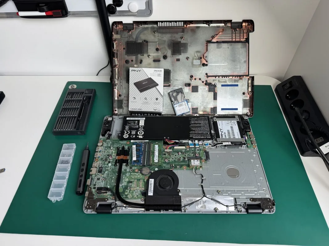 renovation complete PC portable acer