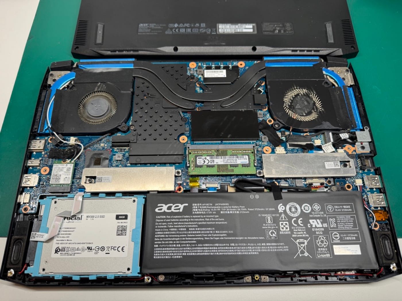 PC portable lent : nettoyage de la ventilation et passage au SSD en atelier