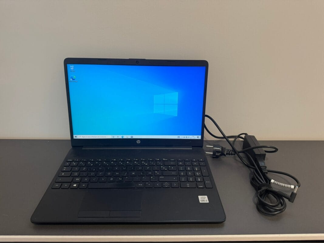 PC portable HP 15 pouces reconditionné, prêt à l’emploi avec son chargeur